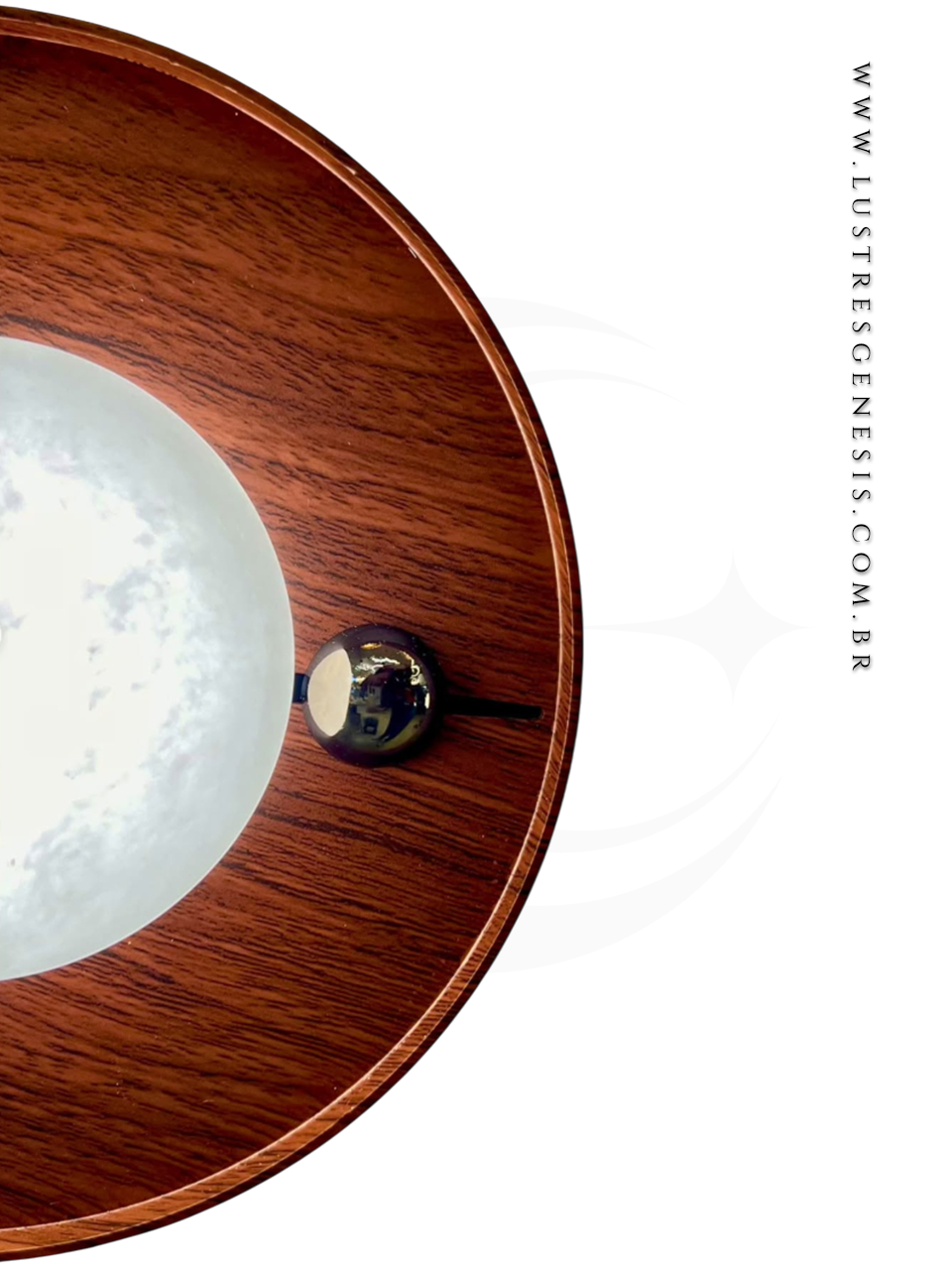 Arandela redondo de 20cm com acabamento em ébano e cúpula de alabastro, com LED de 300 lúmens, ideal para cabeceira de cama ou hall.